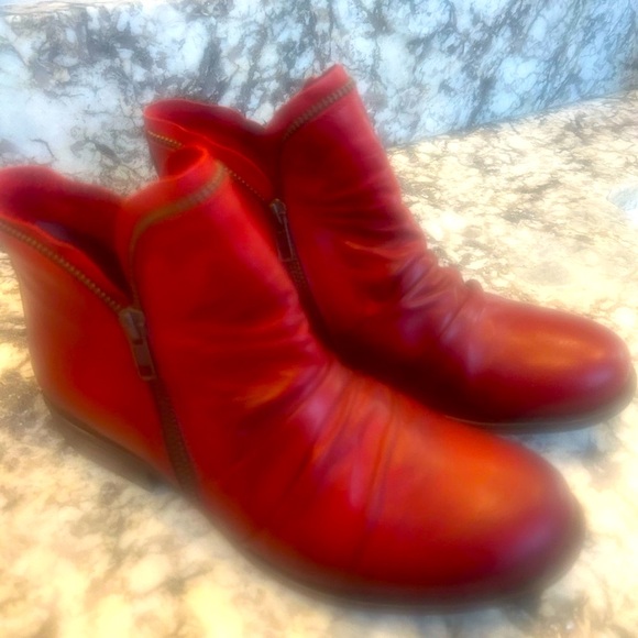 Miz Mooz Women's Red Ankle Booties - Picture 1 of 5